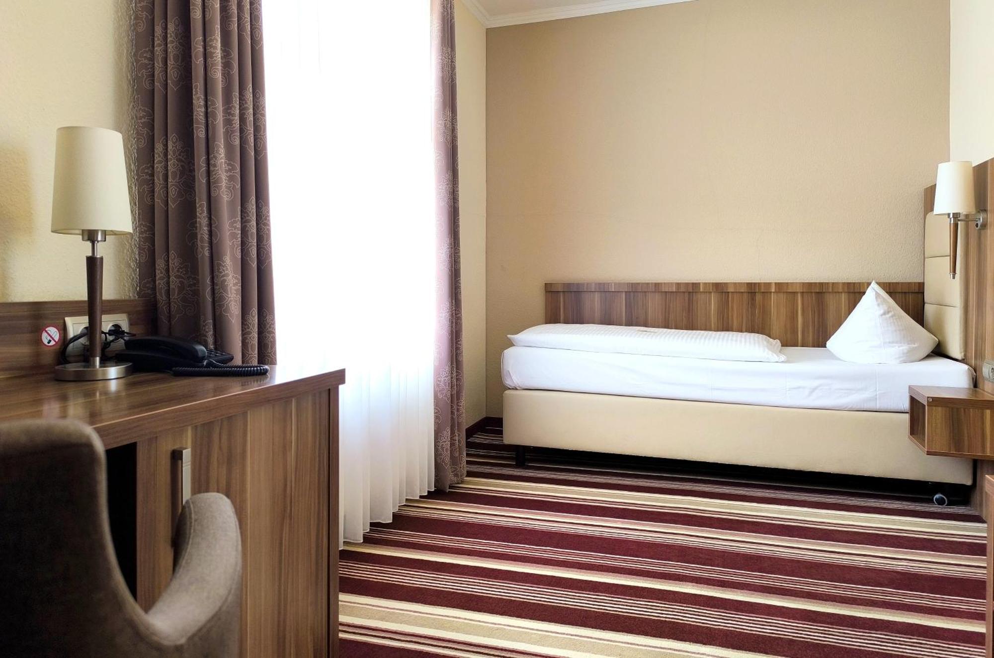 Hotel Burgas Stassfurt Luaran gambar