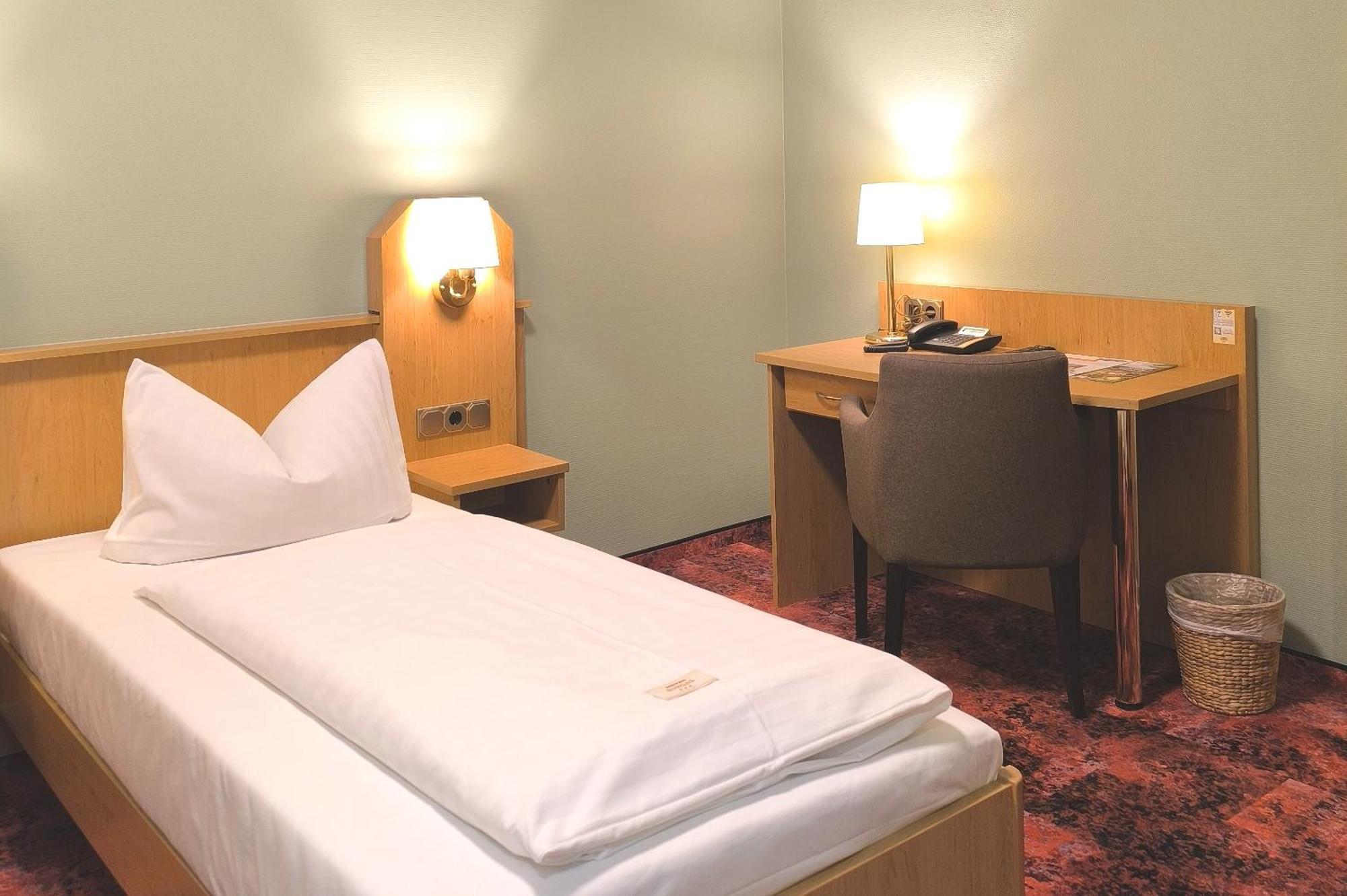 Hotel Burgas Stassfurt Luaran gambar
